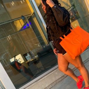 Medium orange telfar 🧡